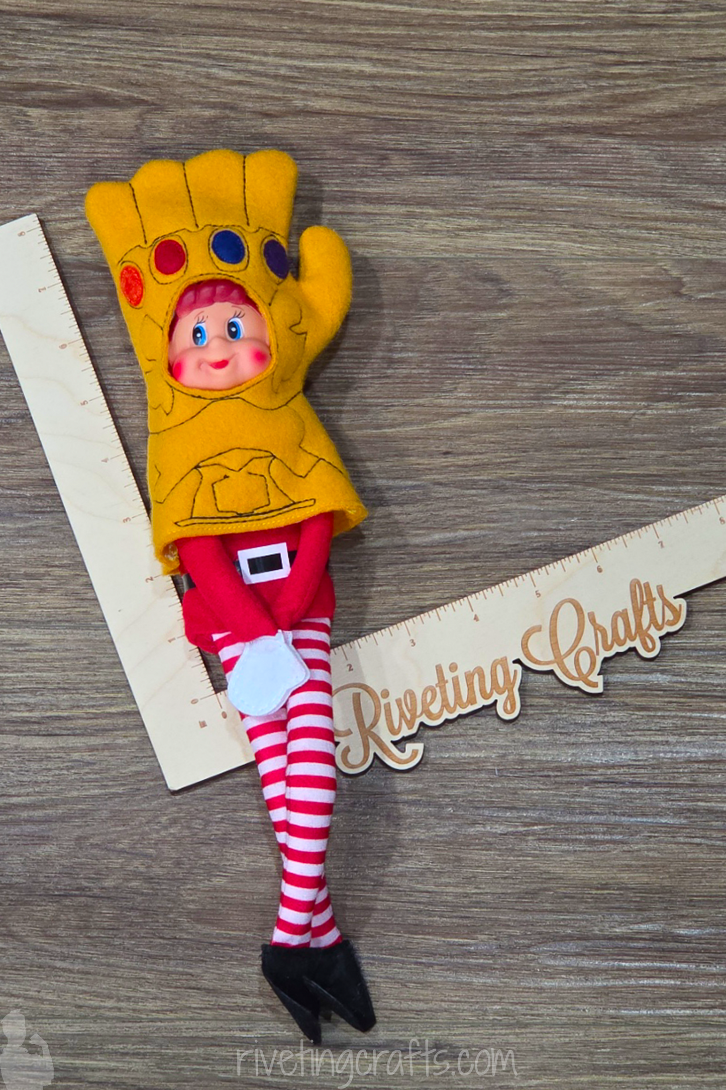 Golden Power Gauntlet Elf Costume