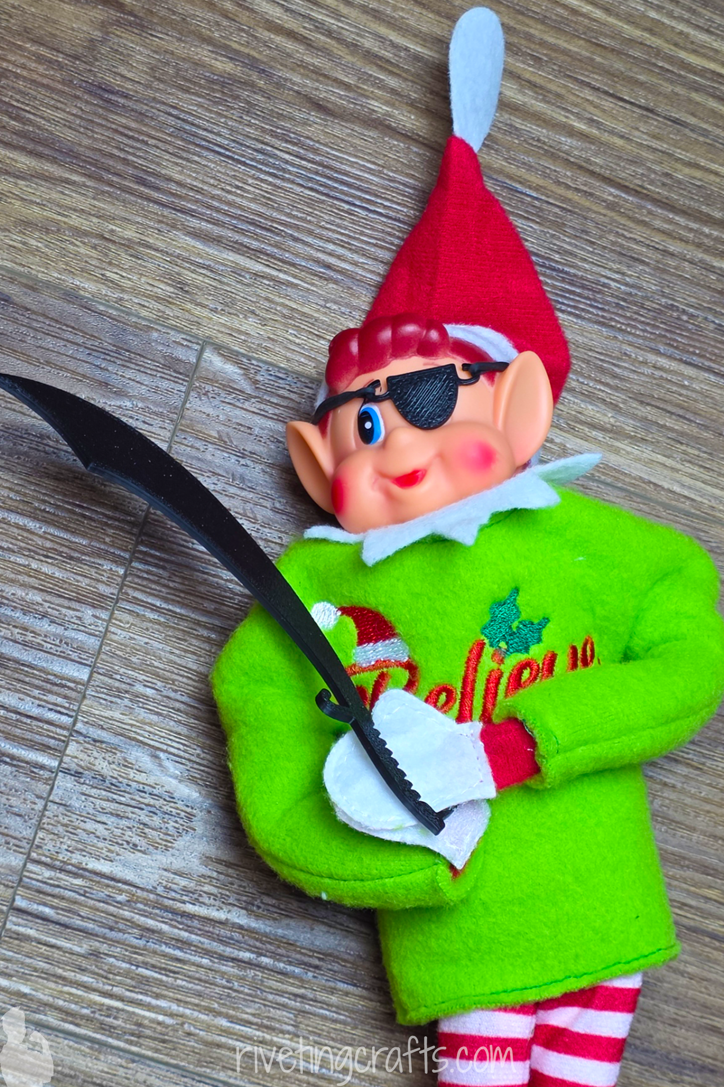 Christmas Elf Pirate Sword and Eye Patch Set – Mini Mischief Accessory for Christmas Elves